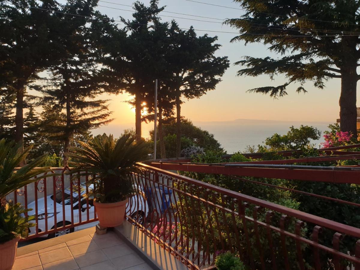 Casa La Tetipa Lägenhet Vico Equense Exteriör bild