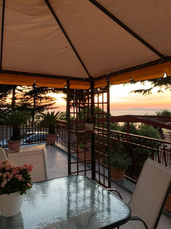 Casa La Tetipa Lägenhet Vico Equense Exteriör bild